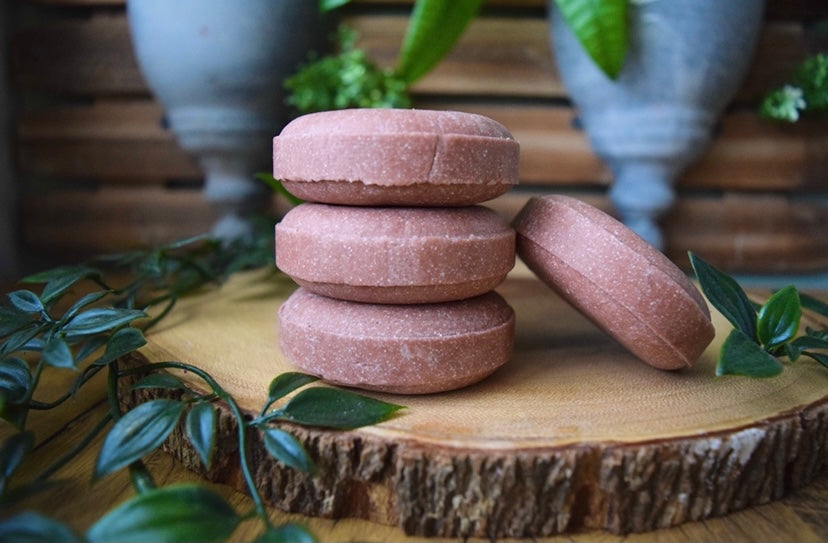 shampoo bar with macademia oil and panthenol. silicone free shampoo bar. Sulphate free shampoo bar.