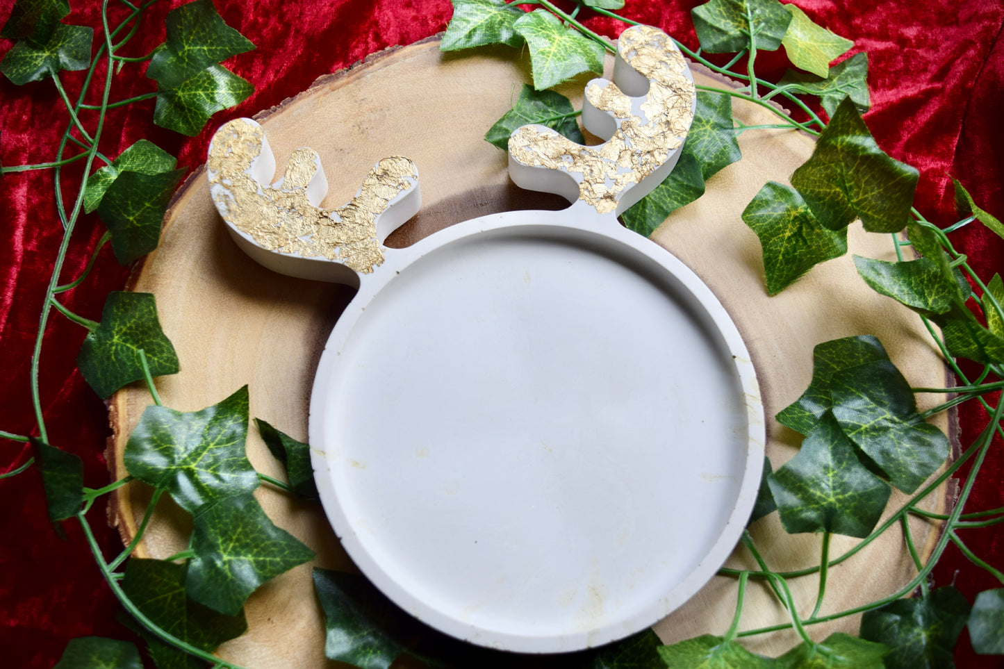 Reindeer Tray (White & Gold)