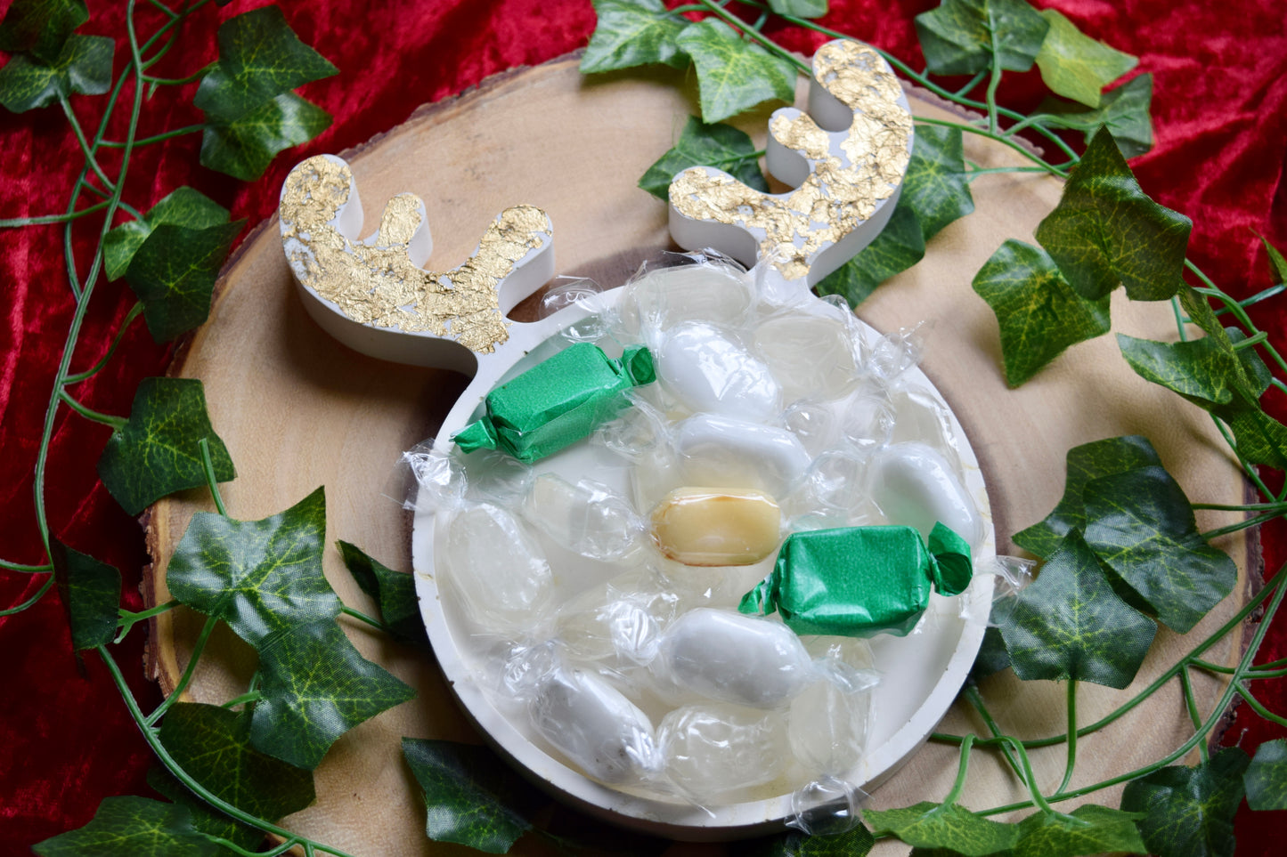 Reindeer Tray (White & Gold)