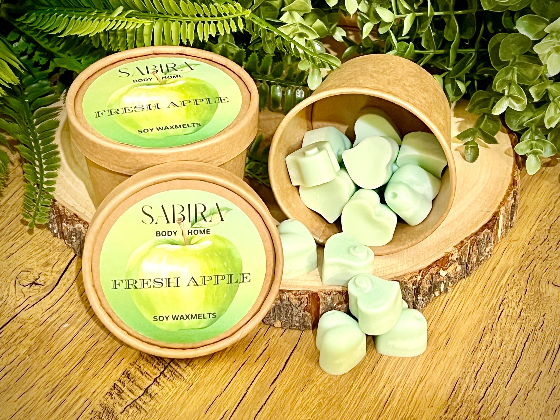Soy Wax melt with a fresh apple fragrance.