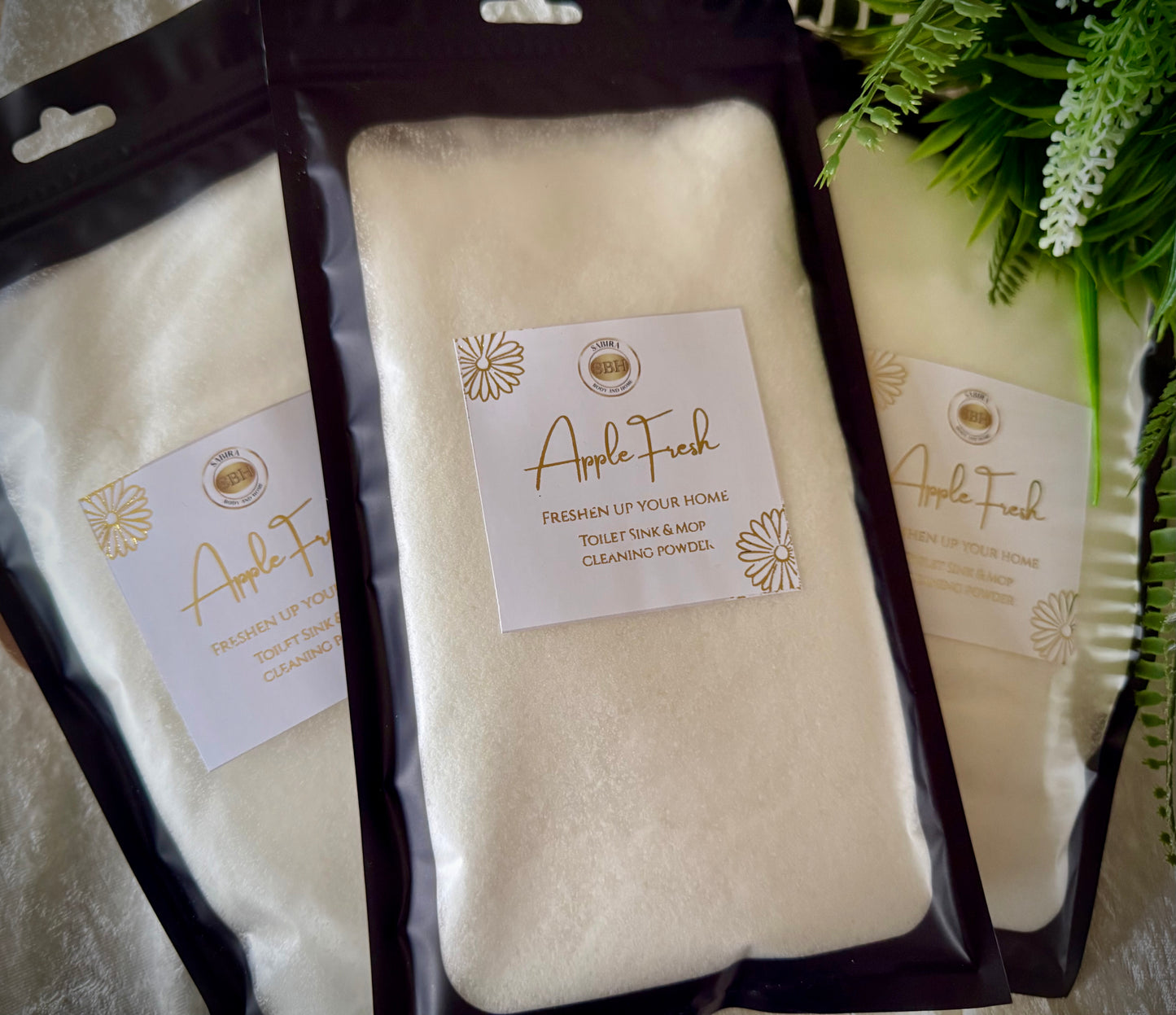 Toilet sink and mop bucket cleaning powder. Fresh apple scented.