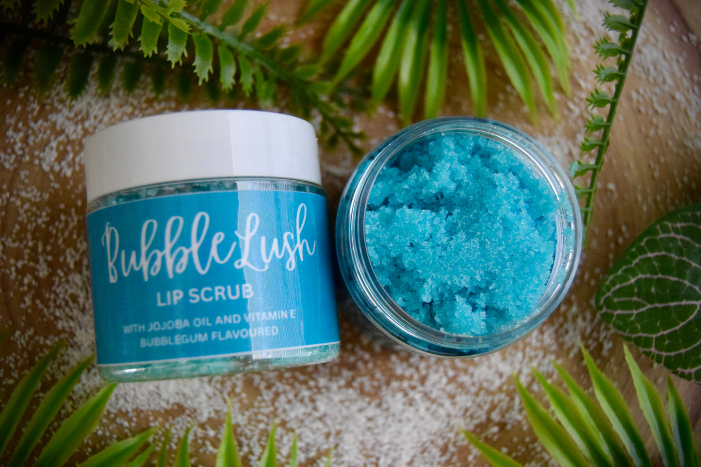Sugar lip scrub with jojoba oil and vitamin e and a bubblegum fragrance.