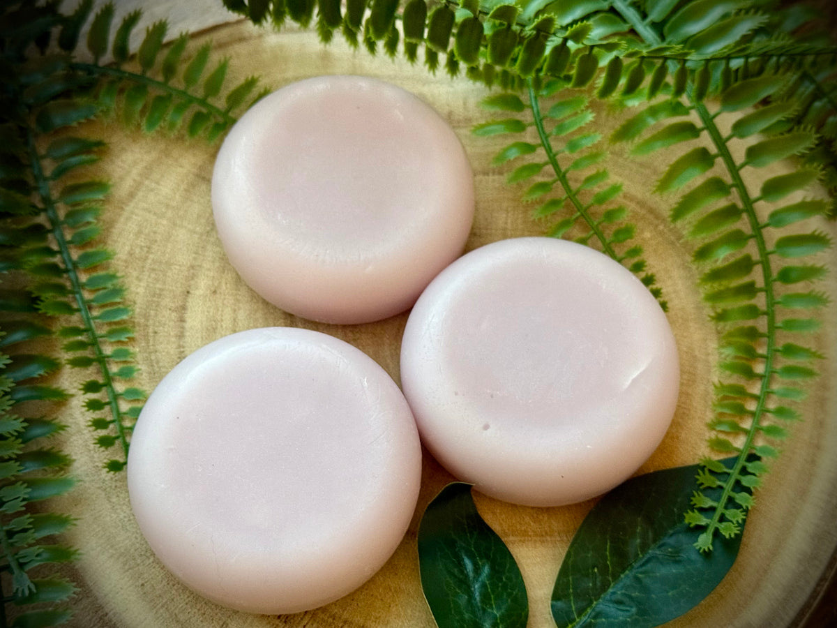 Bar lavender hair conditioner bar with macademia oil and panthenol