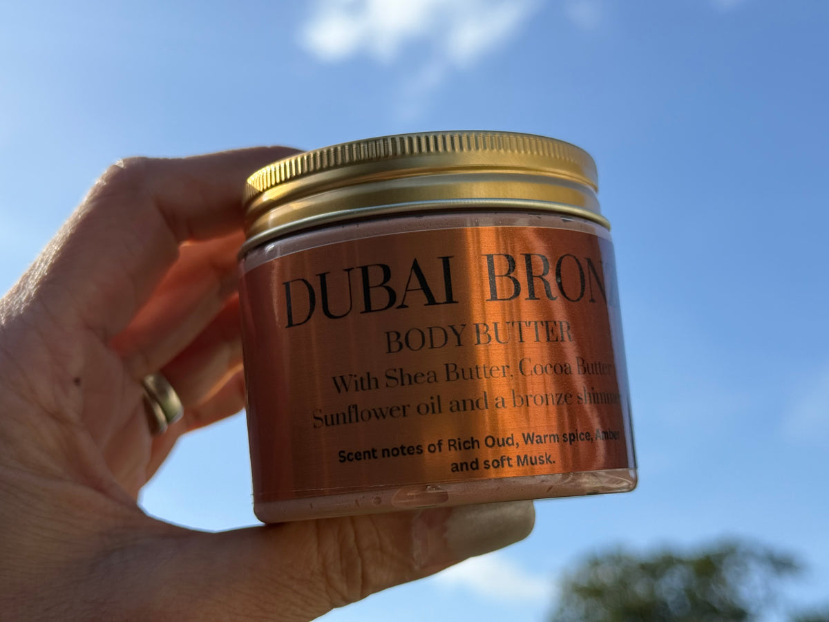 Dubai bronze body butter with a bronze shimmer added to make your skin glow.